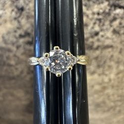 14k Engagement Ring With Czs Size 9
