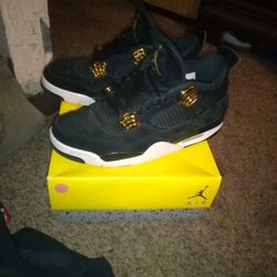 Jordan 4 Royalty Size 11