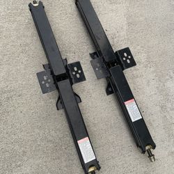 Two Jacks for RV or Trailer 