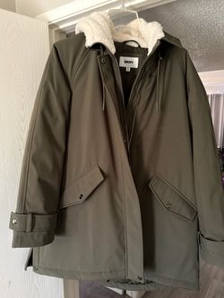 Women’s DKNY Coat w/Hood XL
