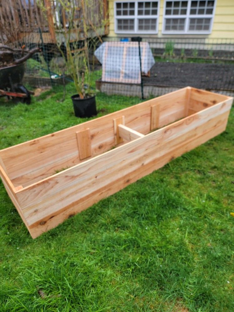 Custom Built Planter Boxes Lawn & Garden