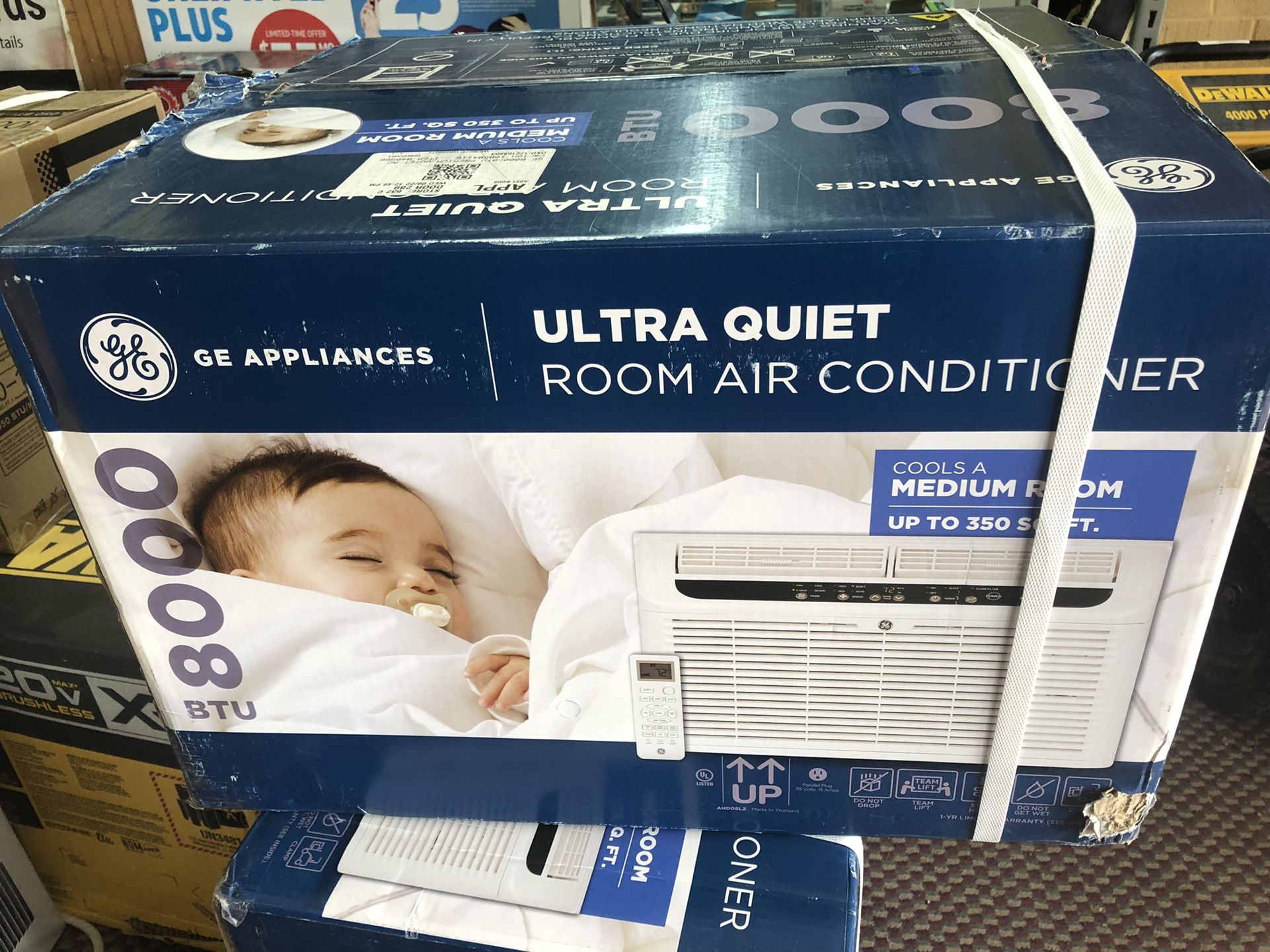 Window Ac Unit Air Conditioner New 8000 BTU  350 SQ FT