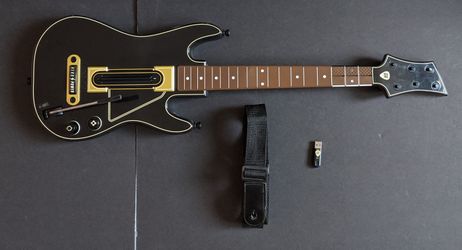Guitar Hero Live Guitar Dongle & Game Bundle PS4 PlayStation