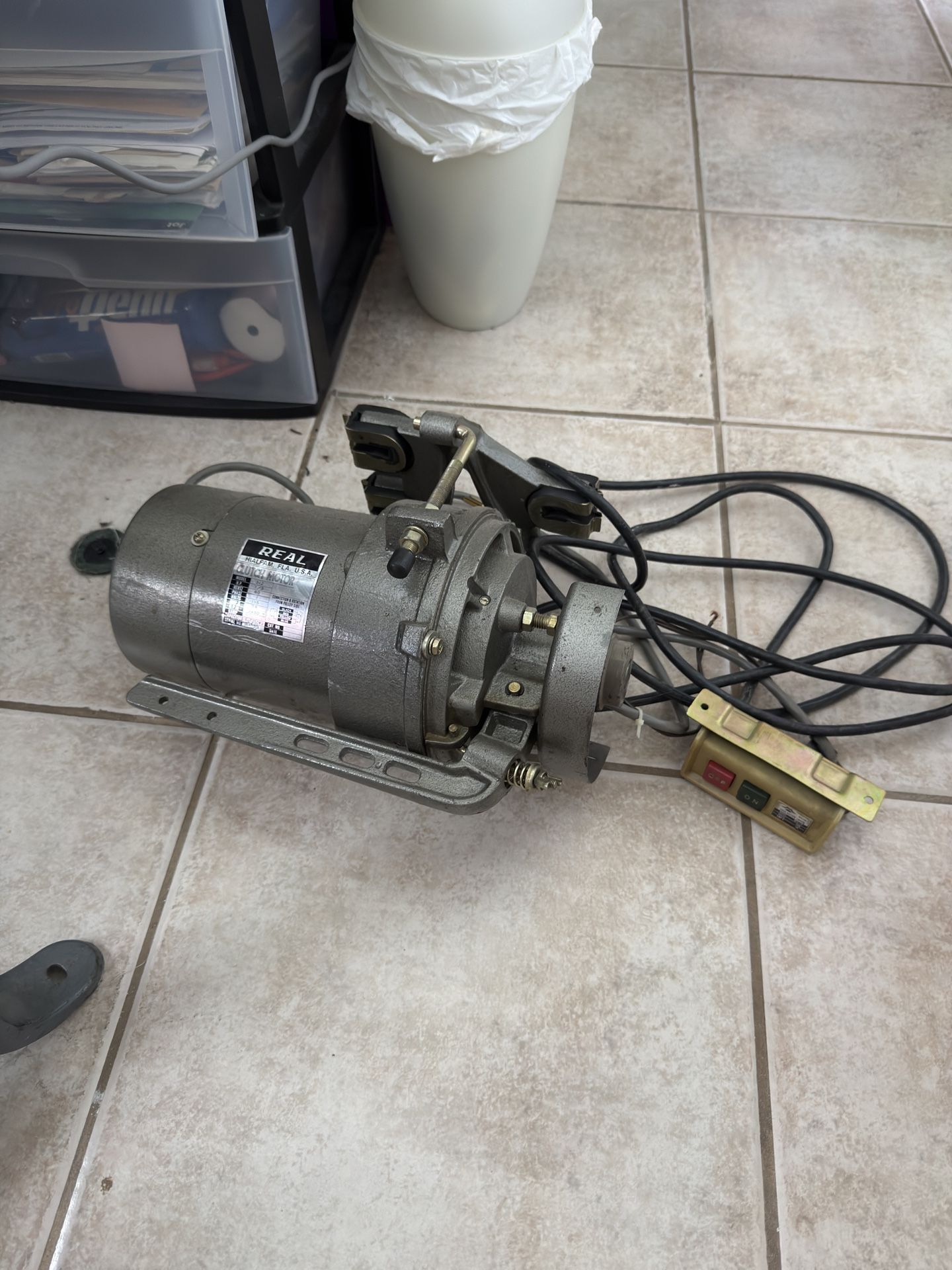 Motor For Industrial Sewing Machine / Motor Para Máquina Industrial