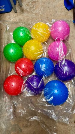 Dozen of piñata balls