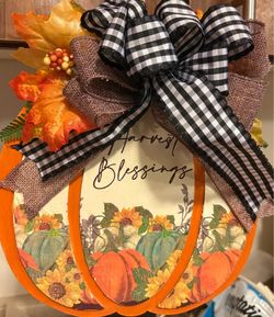 Holiday hanger