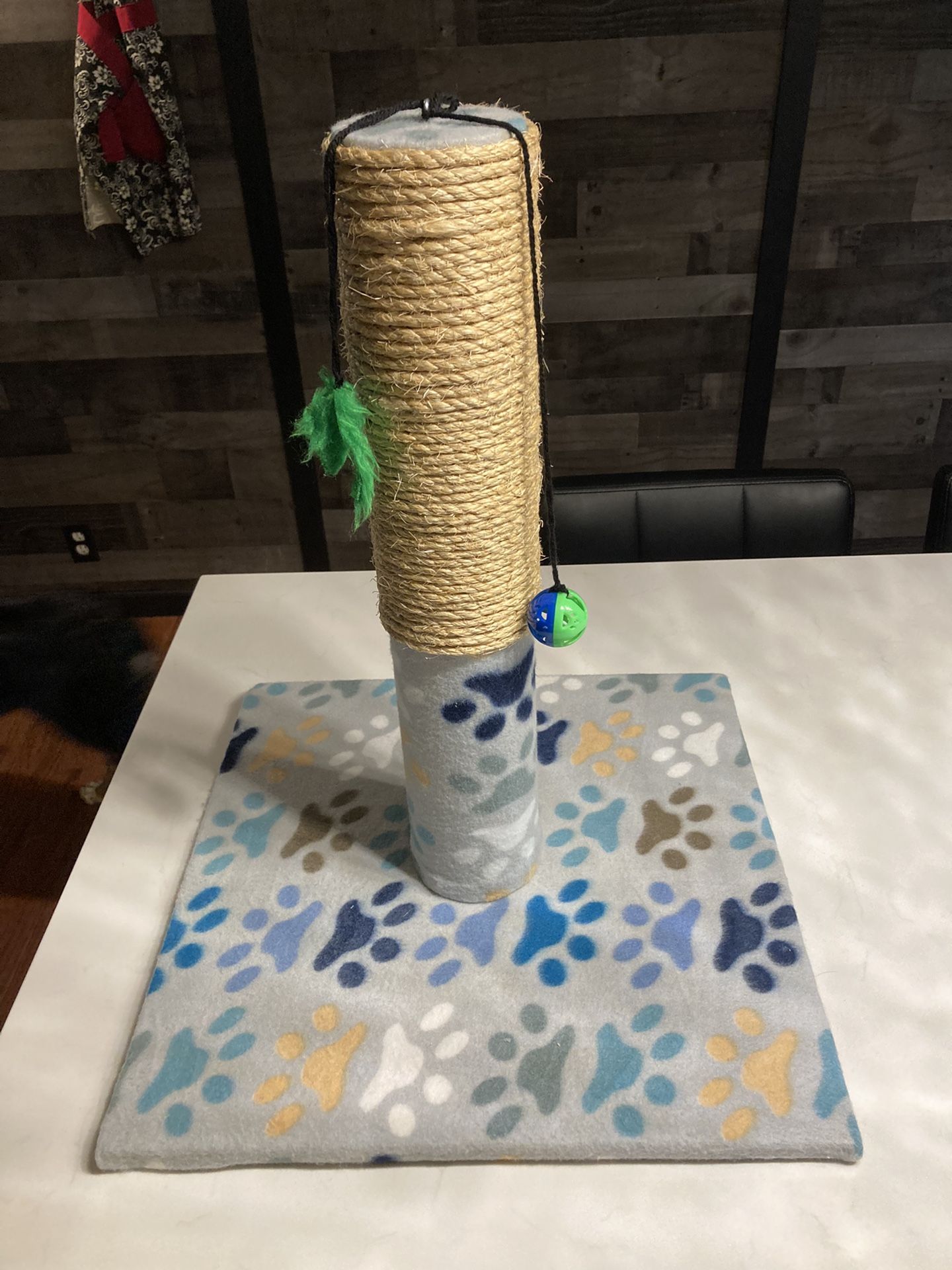 Cat Scratching Post With Toys