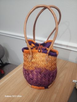 Raffia woven basket.