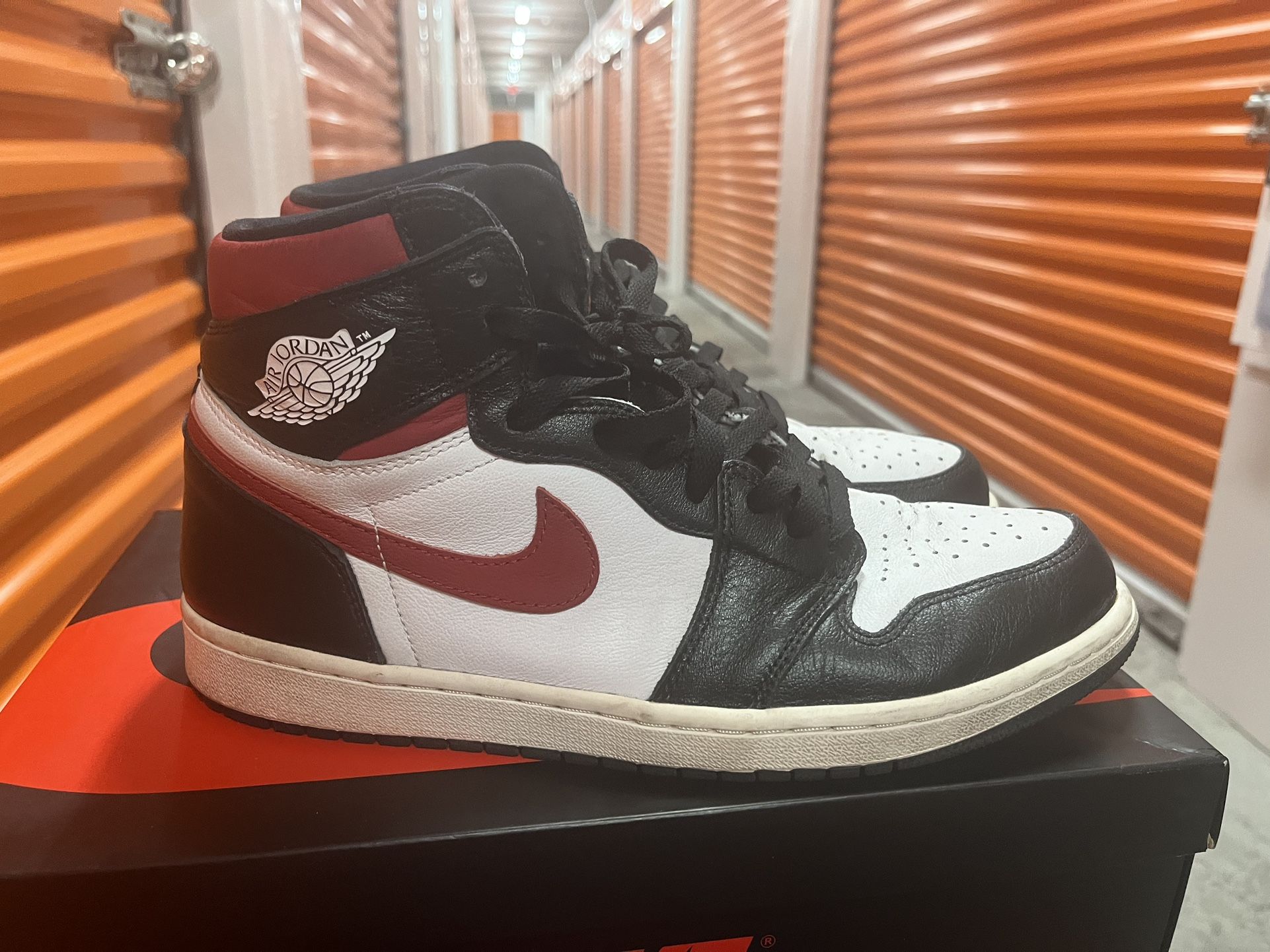 Jordan 1 High Gym reds