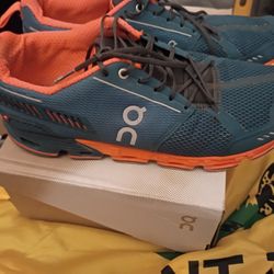 On Cloudflyer Men's Size 13