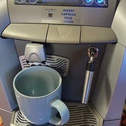 Super Automatic
Espresso & Cappuccino nada good condition everything works