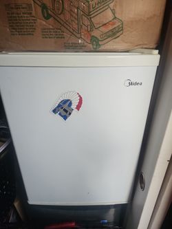 Mini fridge