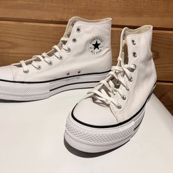 New Never Worn! Ice White Converse! Women’s Size 11