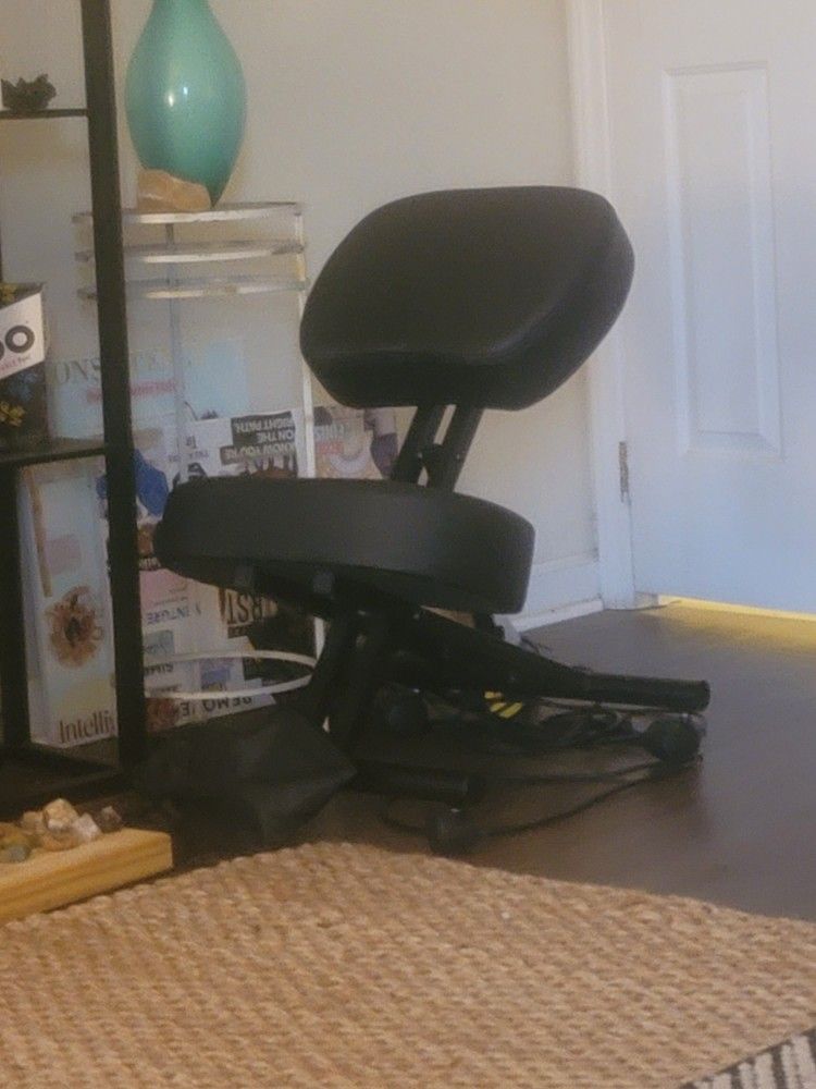 Black Ergonomic Kneeling Chair