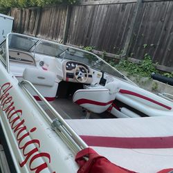 2002 Chaparral Boat 20’