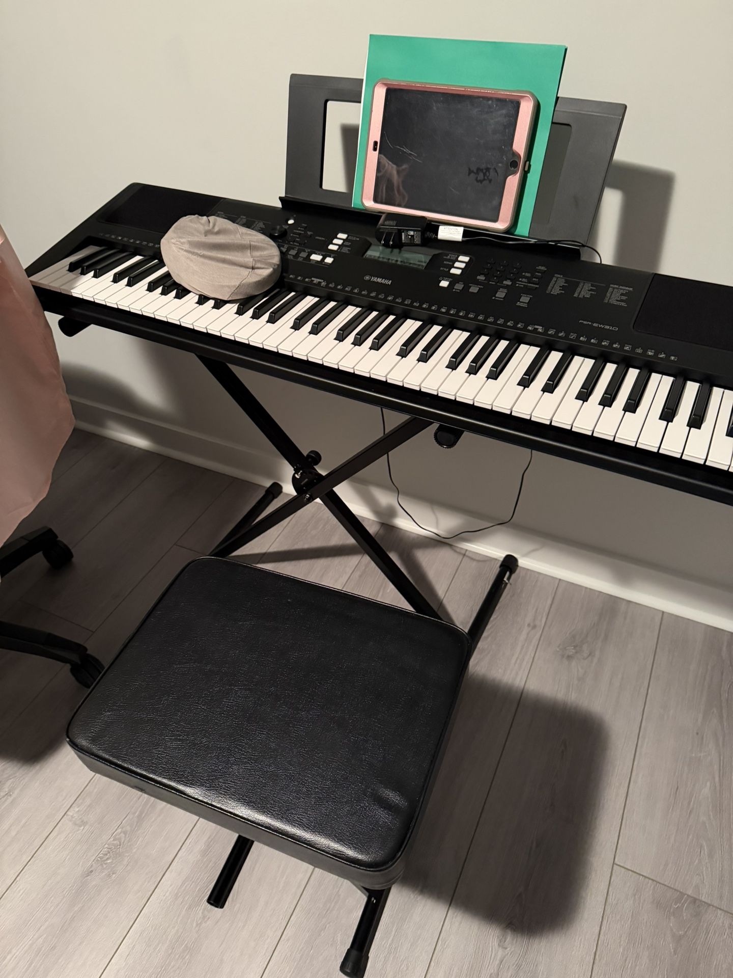 Yamaha Keyboard With Foldable Table And Foldable Chair