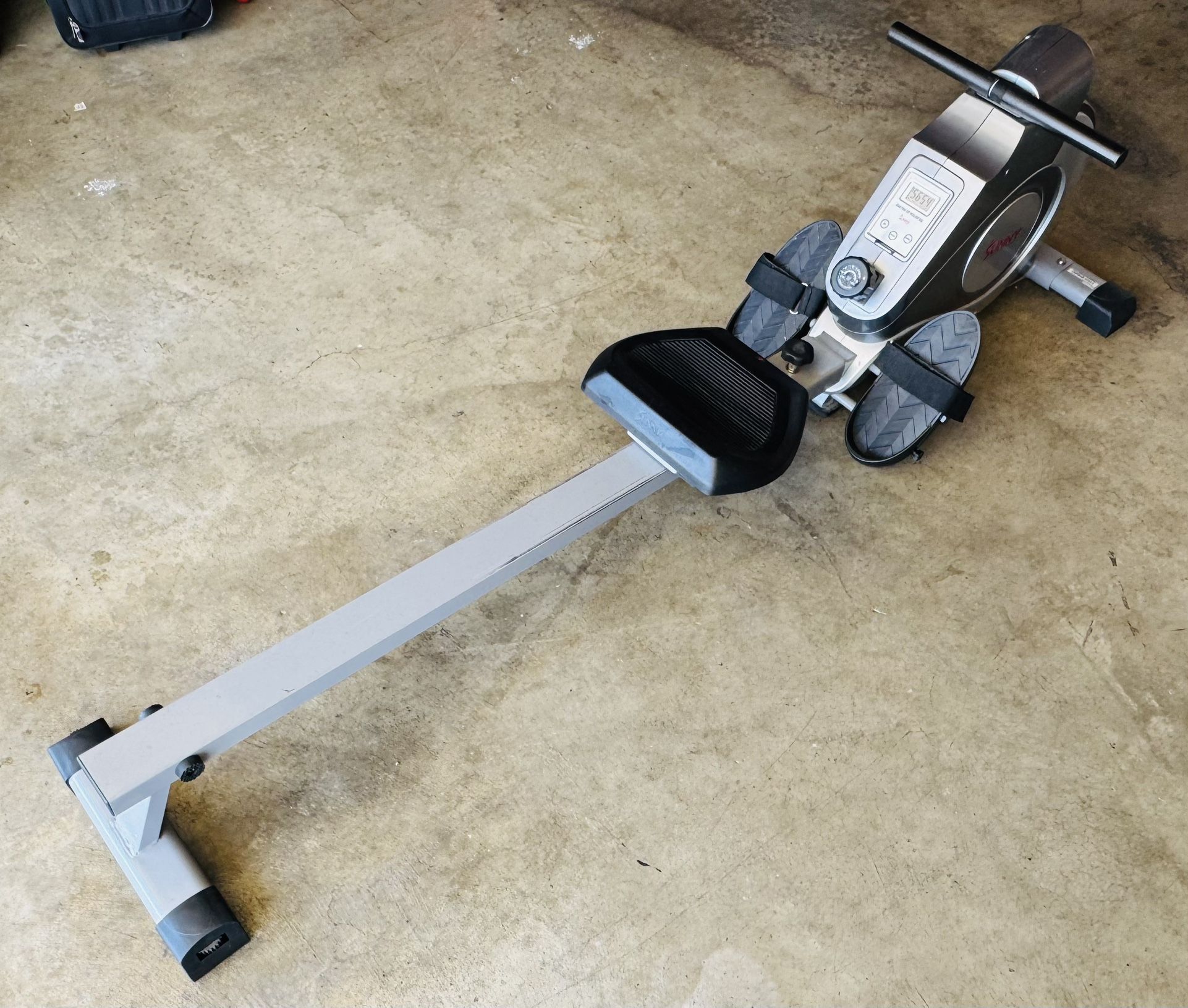 Sunny Health & Fitness SF-RW5515 Magnetic Rowing Machine