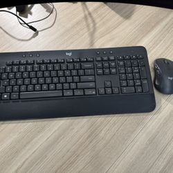 Wireless Logitech Keyboard And Mouse