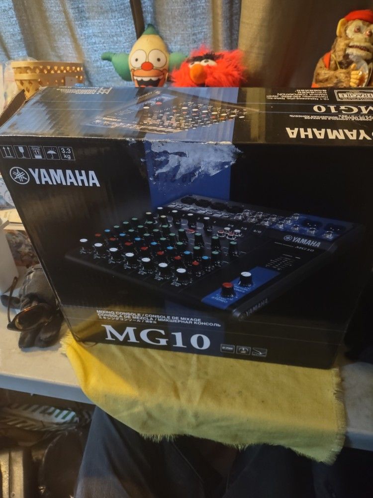 Professional Studio Yamaha Mg10 Mixer With Original Box And Paperwork