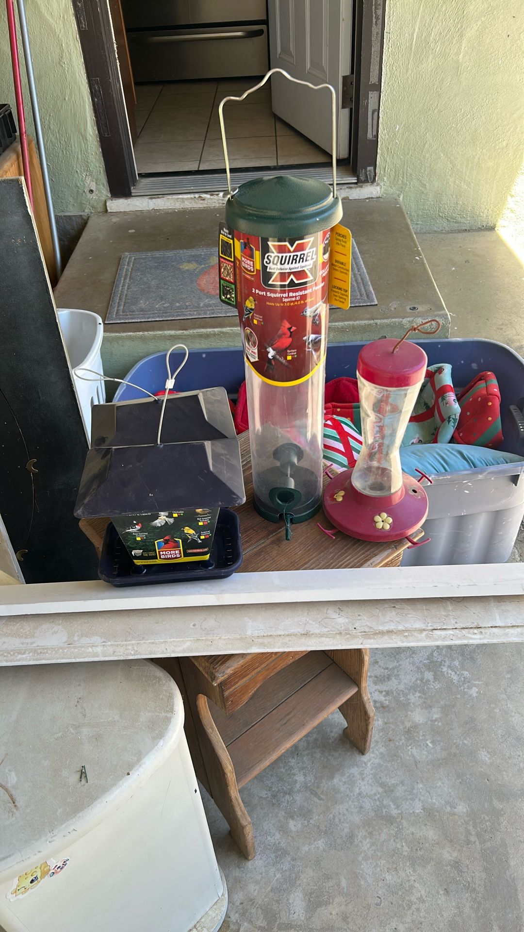 Bird Feeders Lot