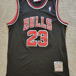 Michael Jordan THROWBACK Jersey - FREE SHIPPING 