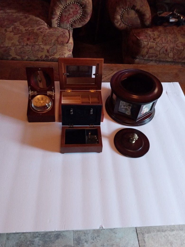 Jewelry Boxes ... Clock with World Map, Opposite Side,Mirror With Lid.