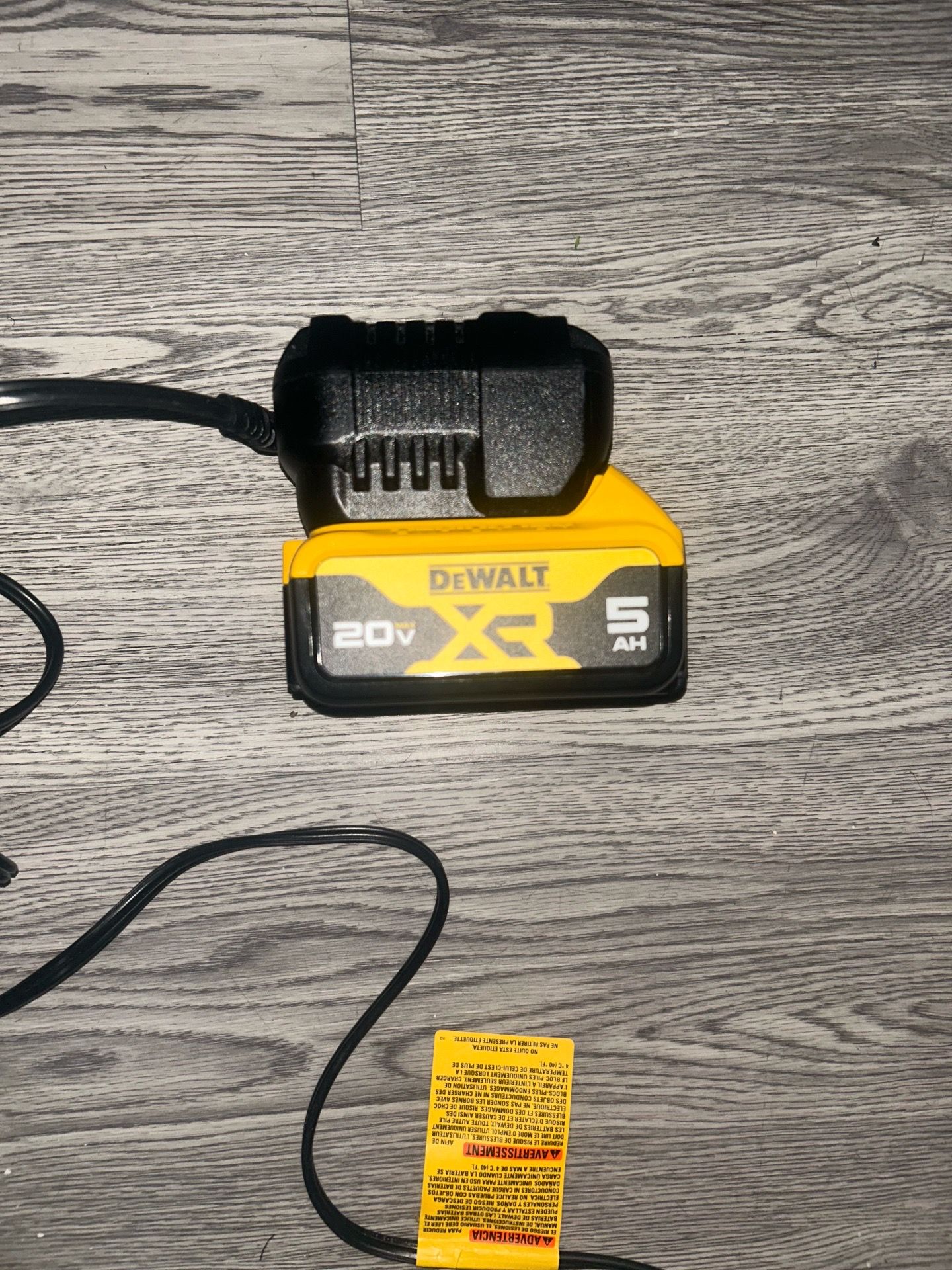 DeWalt 20V XR 5AH Battery and DCB102 Charger