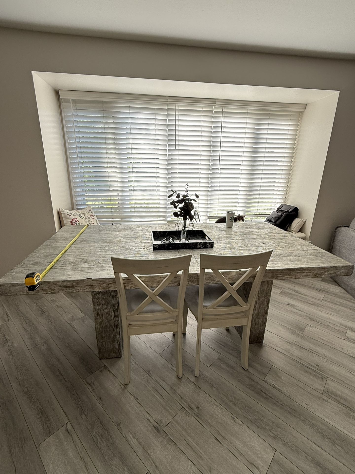 Dinning Table 