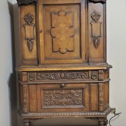 Vintage/Antique Cabinet 