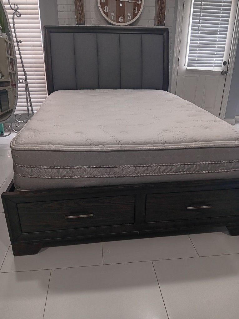 Queen Bed Frame Headboard With Matress.   I CAN DELIVERY FOR EXTRA FEE 