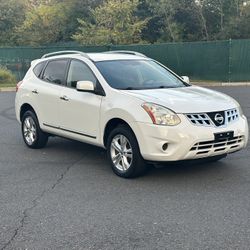 Hi, I’m selling 2013 Nissan rogue