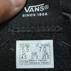 Vans Men’s  5.5 Women’s 7.0  Color Black
