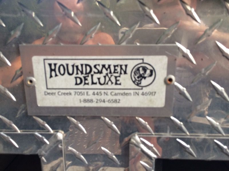 Houndsmen deluxe dog box