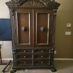 Armoire/ Dresser