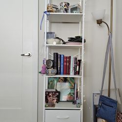WHITE BOOKSHELF WITH DRAWERS