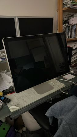 24” Apple Monitor LED Cinema Display