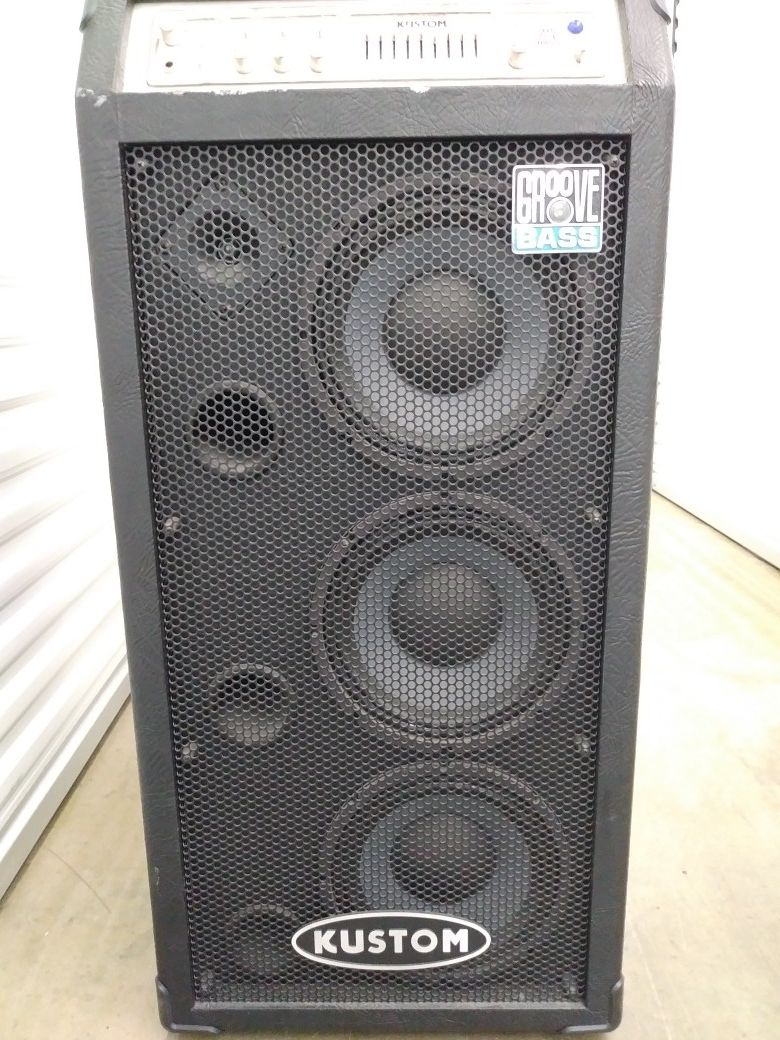 1200 watt Kustom Bass amplifier combo.