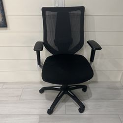 Adjustable Black Office Chair 