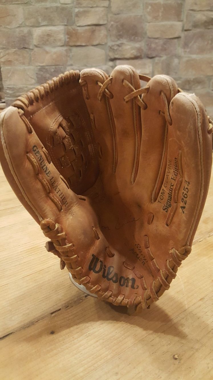 Baseball glove