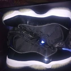 Jordans 11 Space Jam 