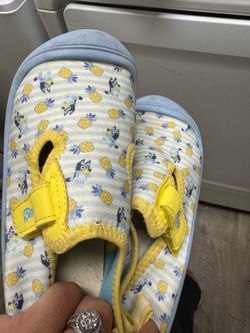 Bluey water shoes