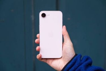 iPhone 17e 256gb Soft Pink ..Like new