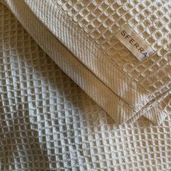 Blanket By Sferra -King Size