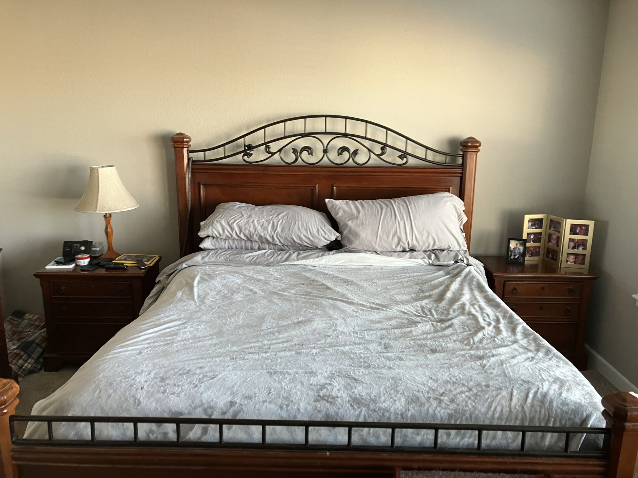 King Size Bed With Headboard And Footboard with side, rails and metal supports