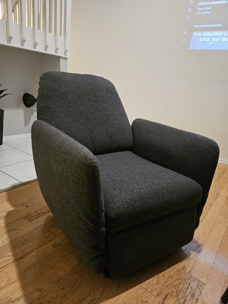 Ikea Ekolsund Recliner Chair Like New