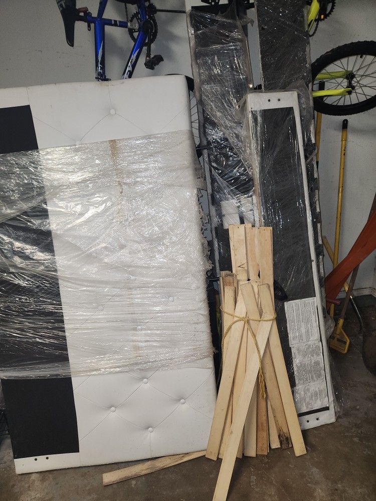 FREE!!!Queen Bed Frame FREE!!!