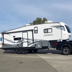 Fifth-wheel RV 1 BR, 1 bath. Forest River Impression 240RE White