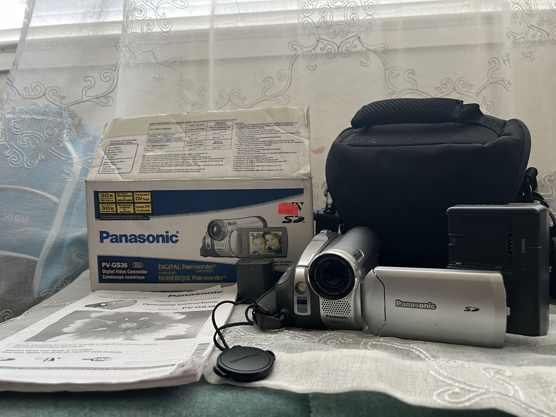 Panasonic PV-GS36 Mini DV Camcorder