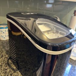 Frigidaire Counter Top Ice Maker EFIC117-SSBLACK