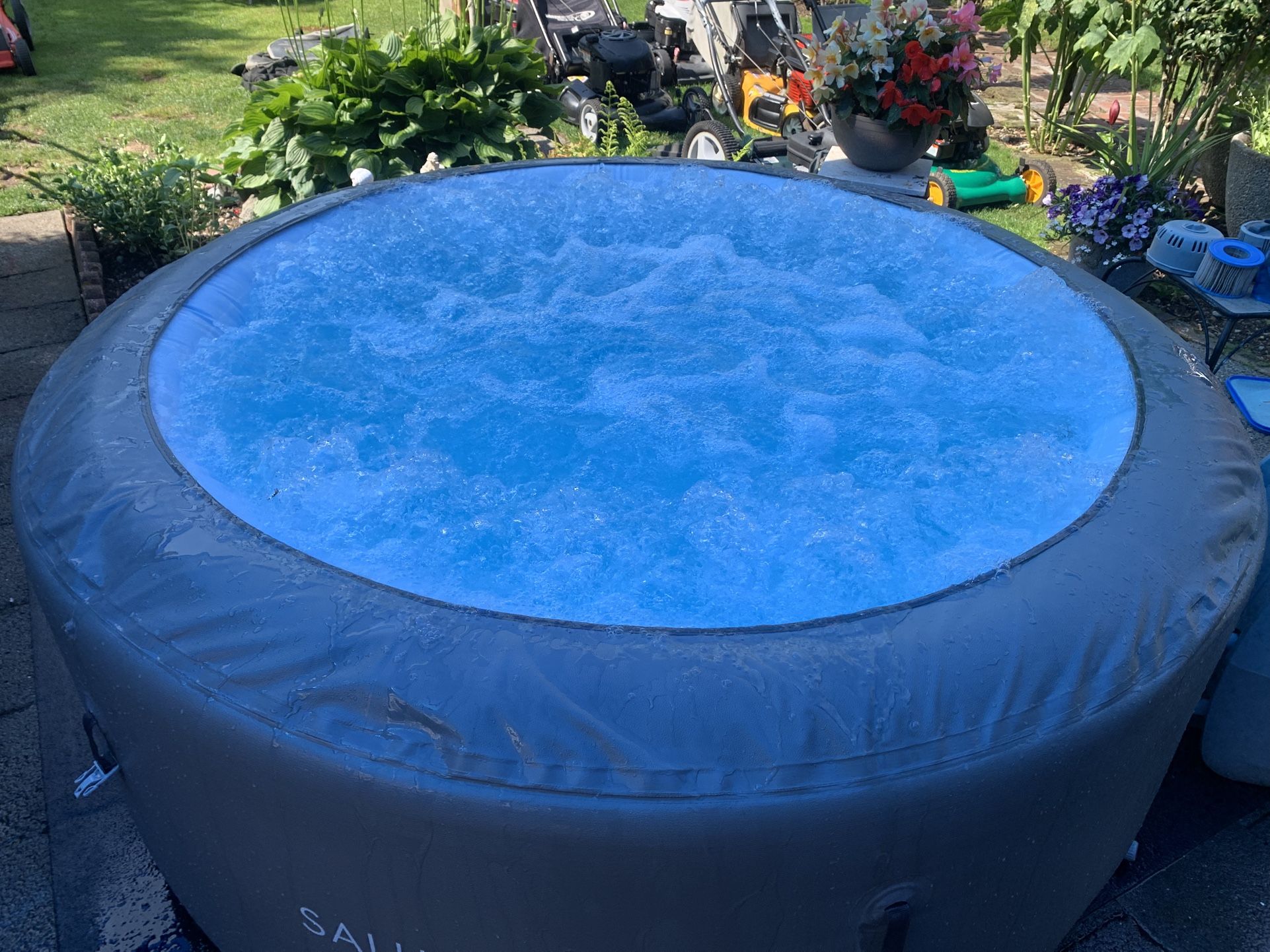Saluspa Laguna Hot Tub